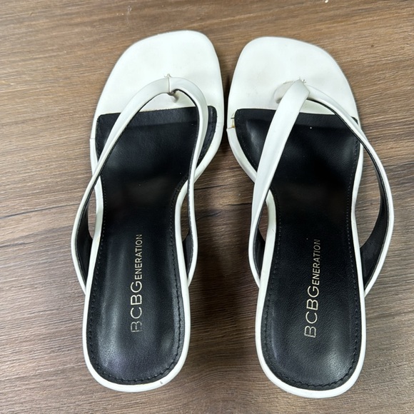 Sandals - Picture 11 of 11